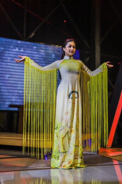 Ao Dai and Bikini Show